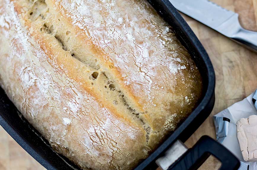 BROT MIT BIER UND DINKELMEHL