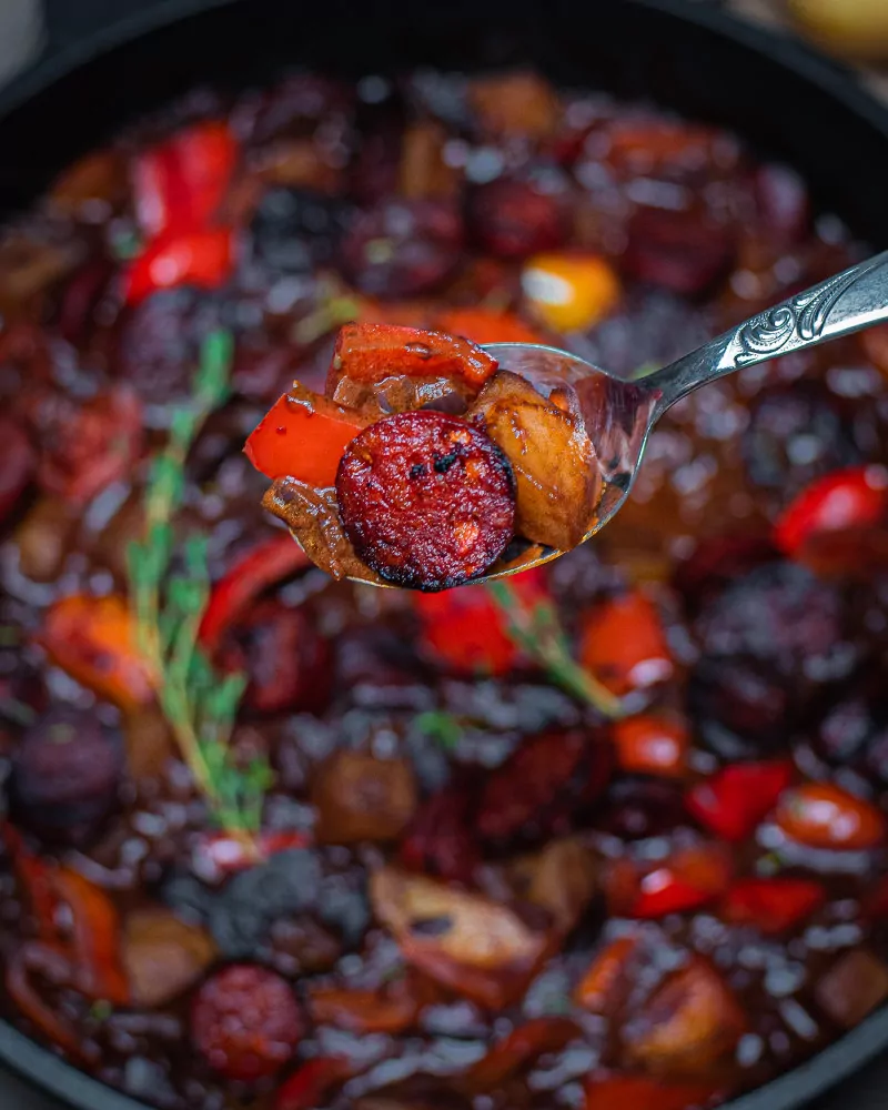 Paprikagulasch mit Chorizo